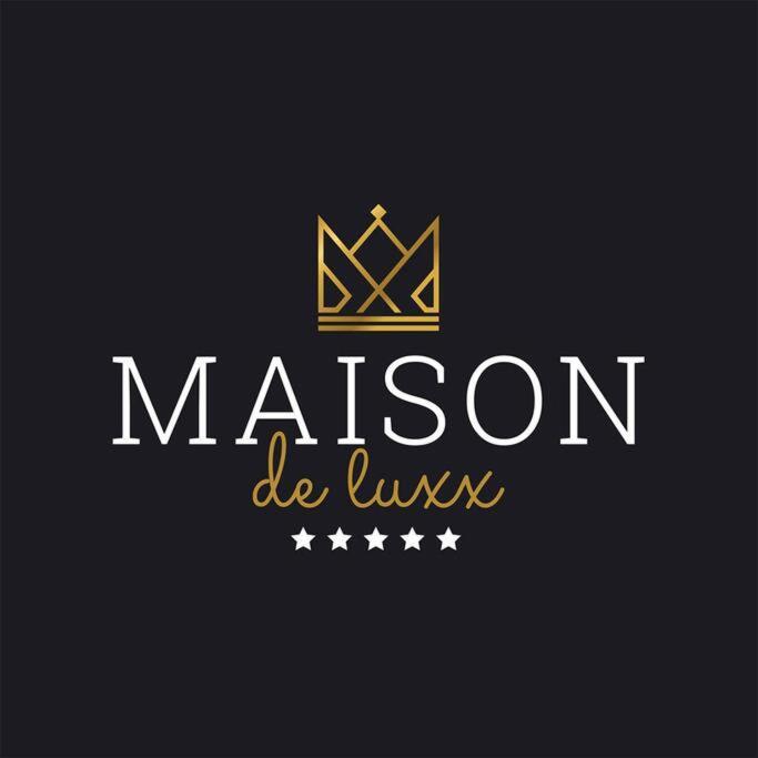Maison De Luxx A3 Apartment Larissa Luaran gambar