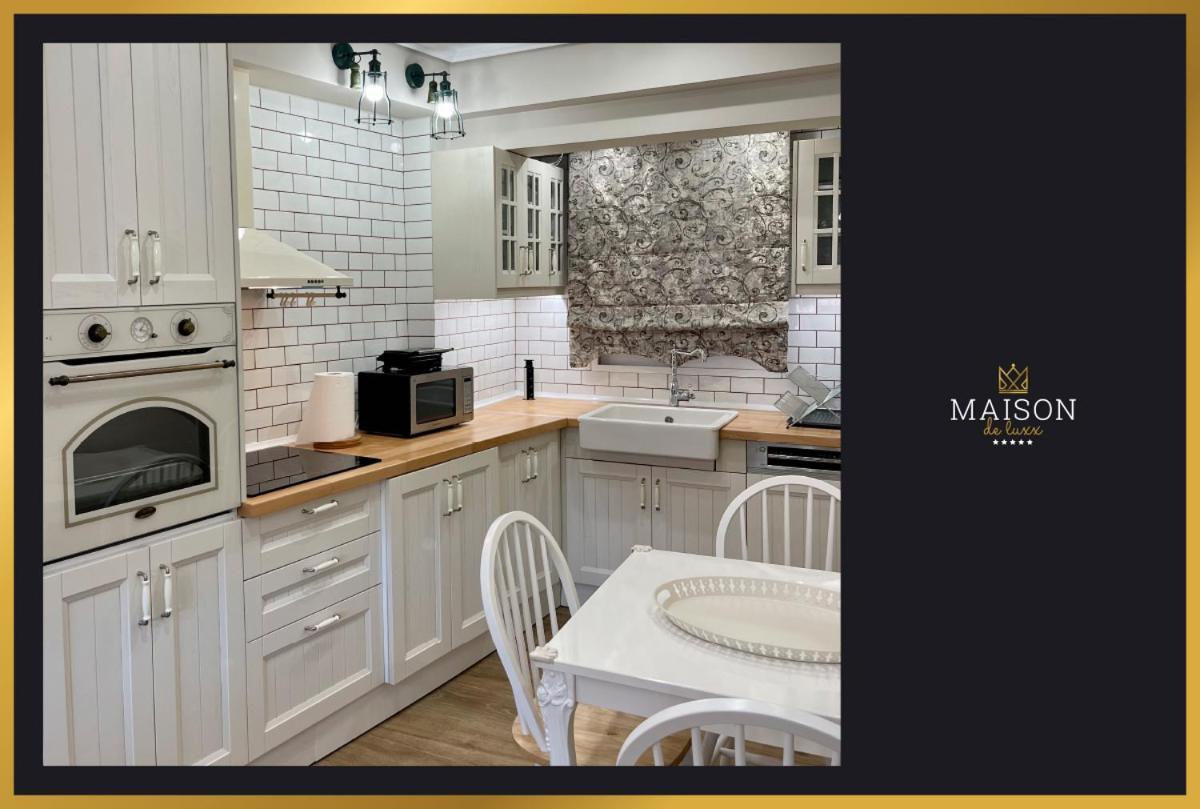 Maison De Luxx A3 Apartment Larissa Luaran gambar